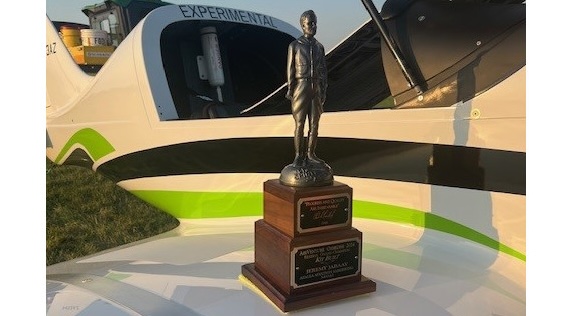saberwing lindy award from oskosh 2024